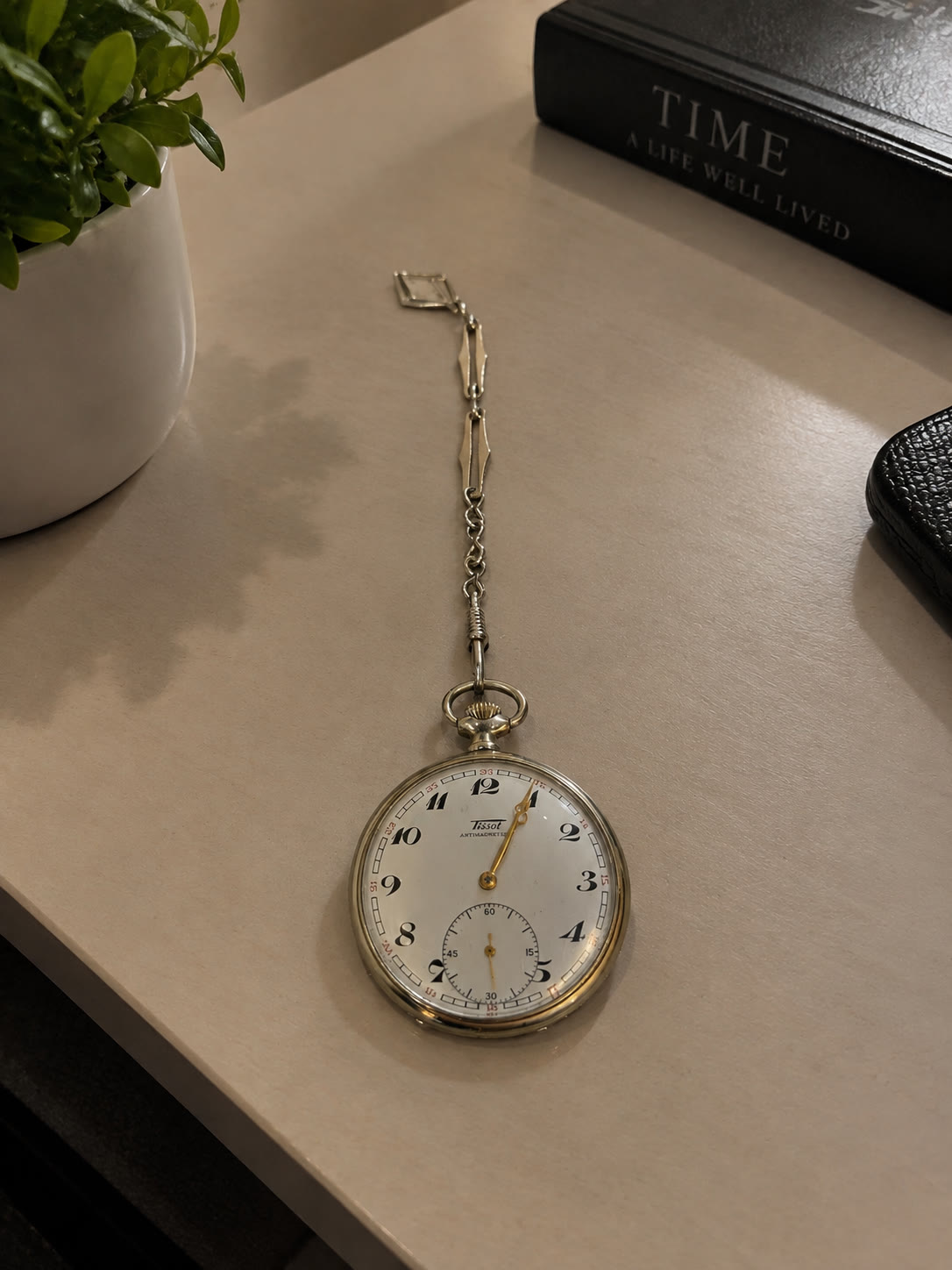 Tissot Antimagnétique — caixa em ouro plaqué com corrente